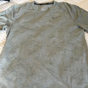 Men’s Nike Running dry fit shirt